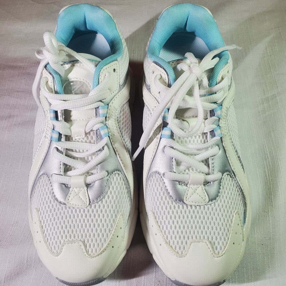 Conzuri Zenotex Women's Size 7 White Secret Boost Platform Sneakers Shoes